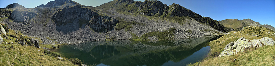 Vista panoramica sul Lago di Porcile di Sopra (2095 m)